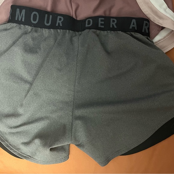 2 Under Armour Women's Athletic Shorts - Size XS - Picture 3 of 7